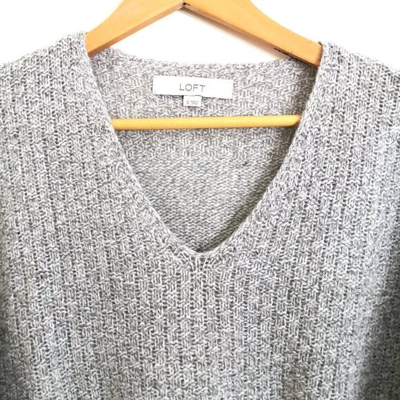 NWOT LOFT Wool Blend Mixed Knit Pattern V Neck Sweater Light Grey Heather Size S - Picture 2 of 7